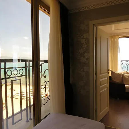 Golden Rainbow Aparthotel 4*