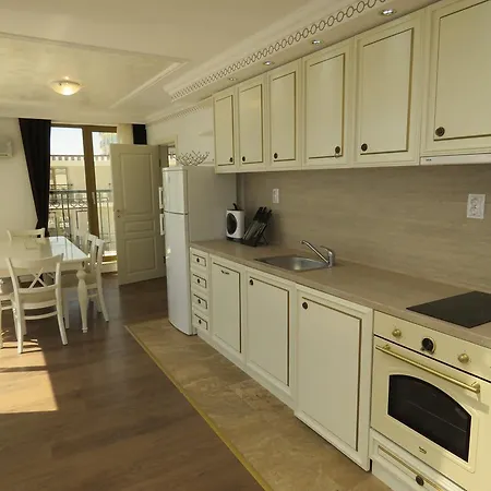 Aparthotel Golden Rainbow Sunny Beach