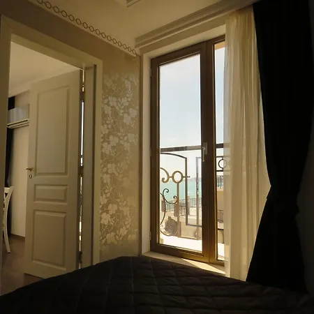 Aparthotel Golden Rainbow