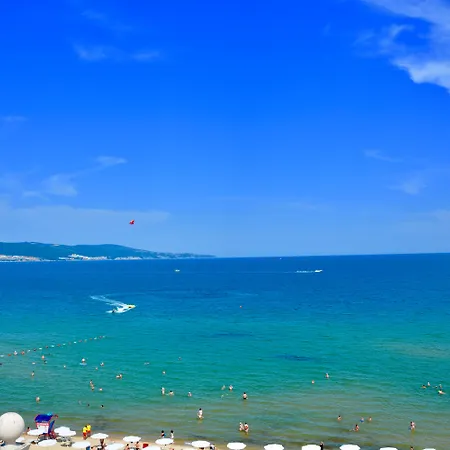 Apartahotel Golden Rainbow 4*