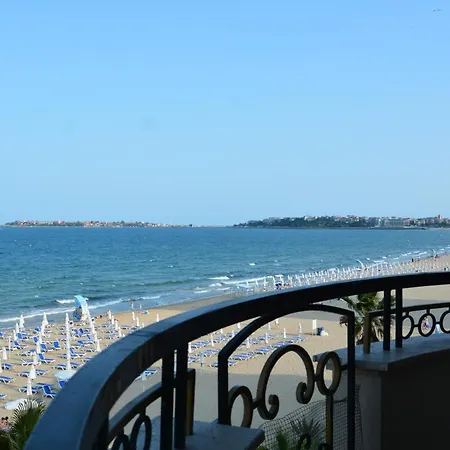 Golden Rainbow Apartahotel 4*