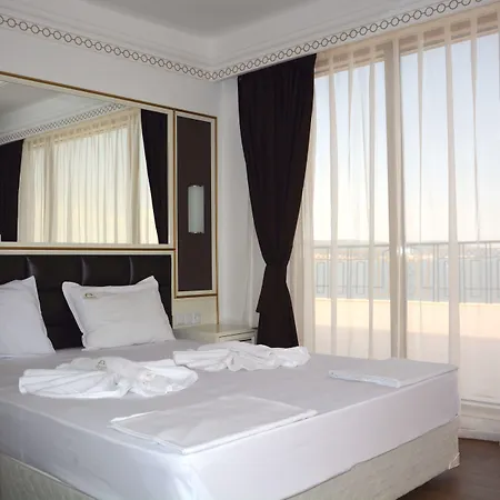 Apartahotel Golden Rainbow 4*