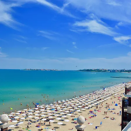 Golden Rainbow Apartahotel