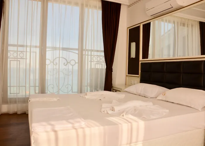 Apartahotel Golden Rainbow 4*