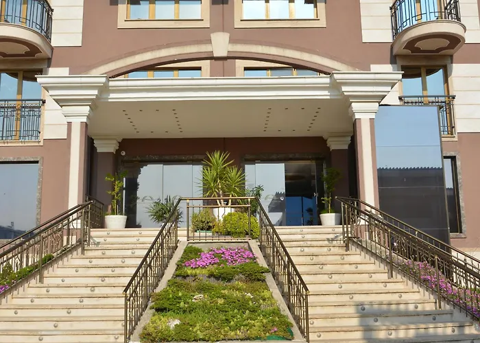 Golden Rainbow סאני ביץ'