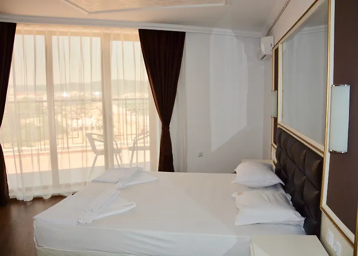 Golden Rainbow Apartahotel