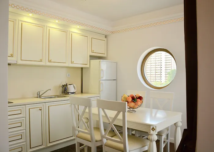 Golden Rainbow סאני ביץ'