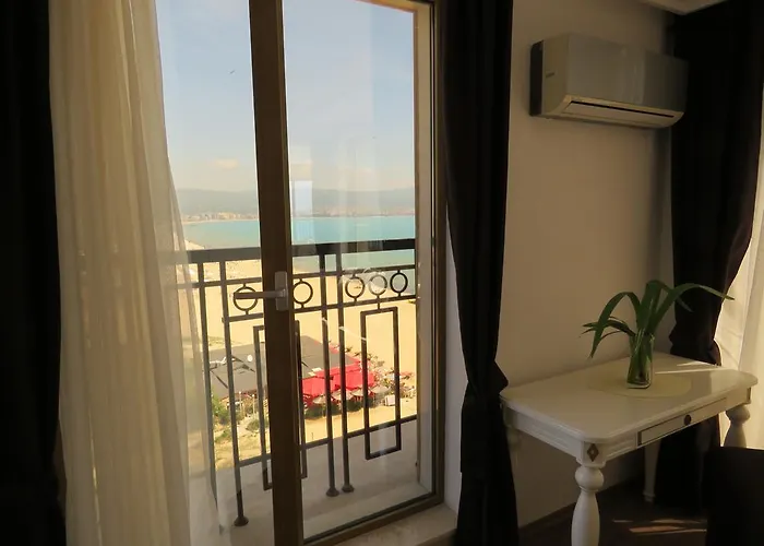 Golden Rainbow 4* סאני ביץ'