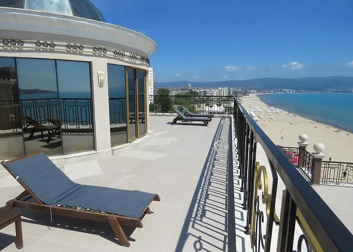 Golden Rainbow Apartahotel 4*