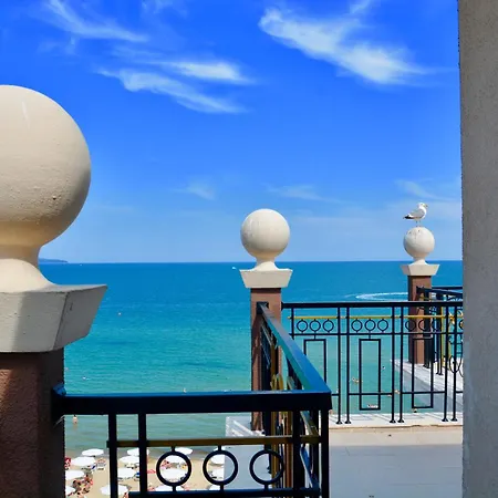 Golden Rainbow Aparthotel 4*