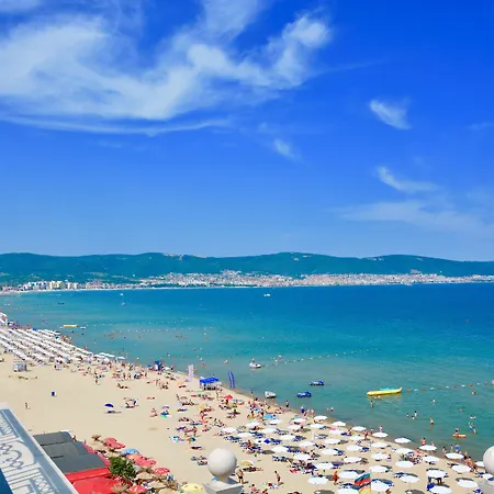 Golden Rainbow Apartmanhotel Napospart