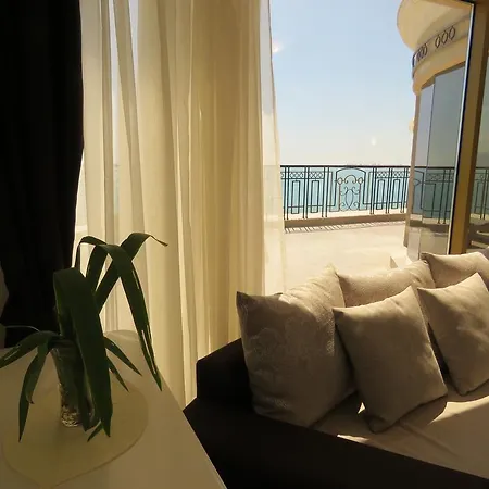 Aparthotel Golden Rainbow