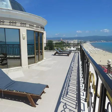 Golden Rainbow 公寓式酒店 4*