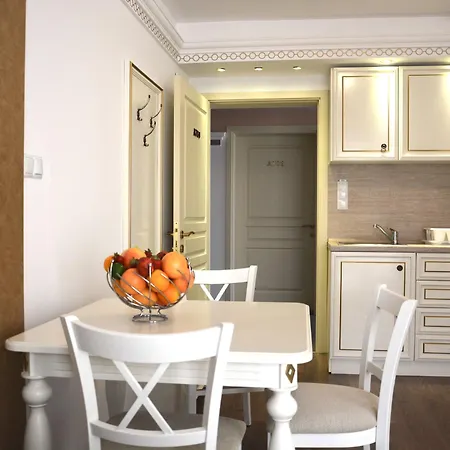 Aparthotel Golden Rainbow 4*