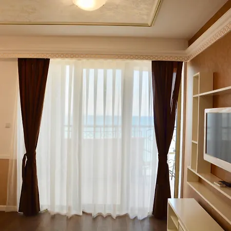 Aparthotel Golden Rainbow